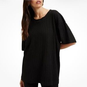 GOOD AMERICAN BLACK RIBBED BOYFRIEND TEE SIZE 1/2